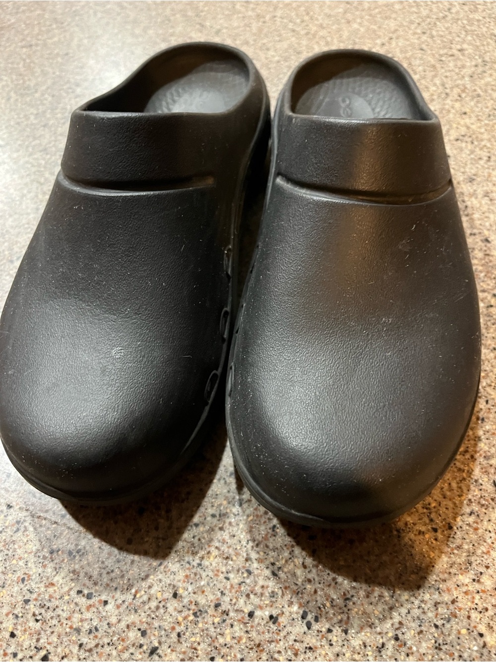 OOFOS Women's Black Slip-On Clogs